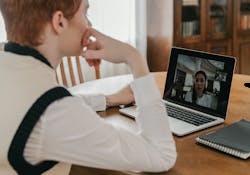 Online terapinedir? Avantajları nelerdir?